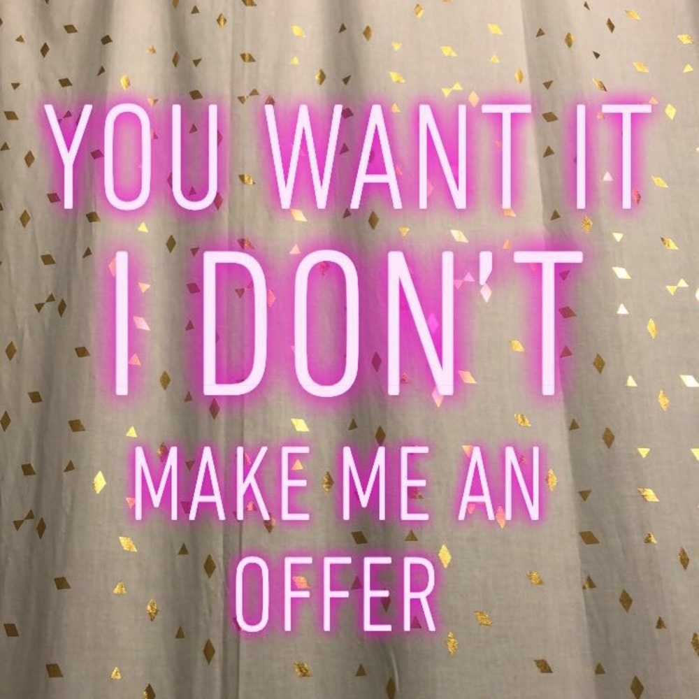 MAKE ME AN OFFER ON ANY CLOSET ITEM